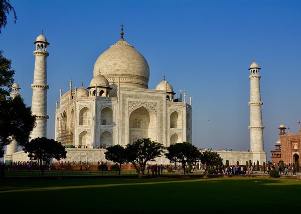 The Taj Mahal: A Timeless Symbol of Love and Beauty-